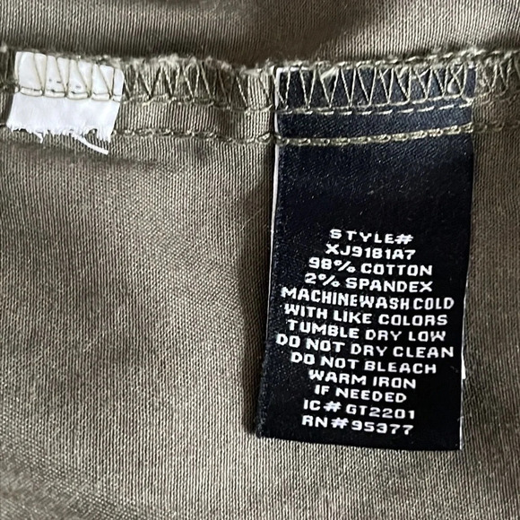 Sanctuary Camo Cropped Raw Hem Jacket - Size XL - Picture 6 of 6